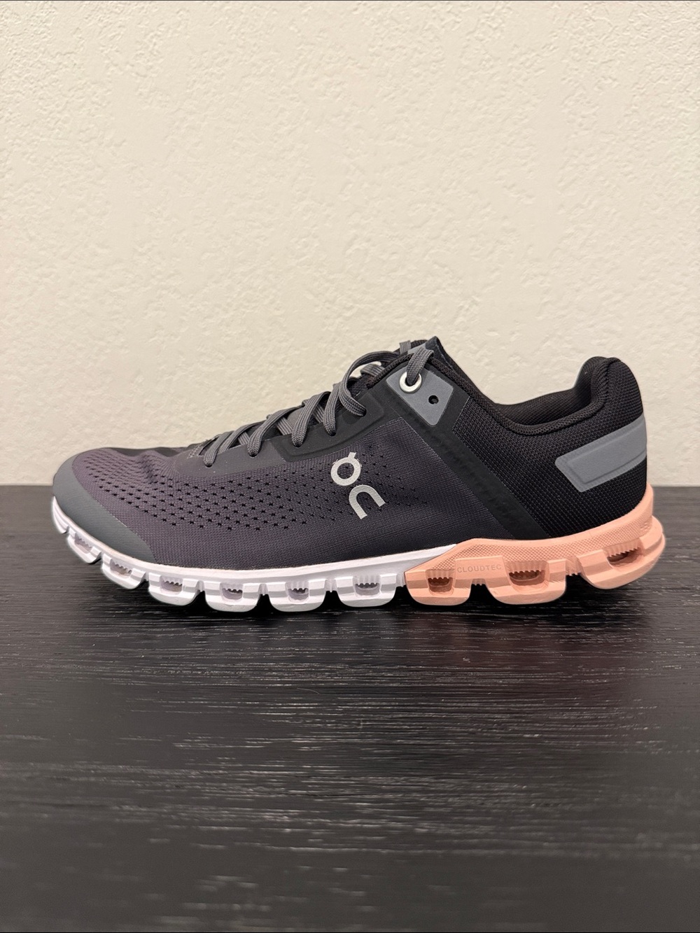On Running Cloud Cloudrunning Women's Size 9 Dark Gray and Peach Running Shoe W9